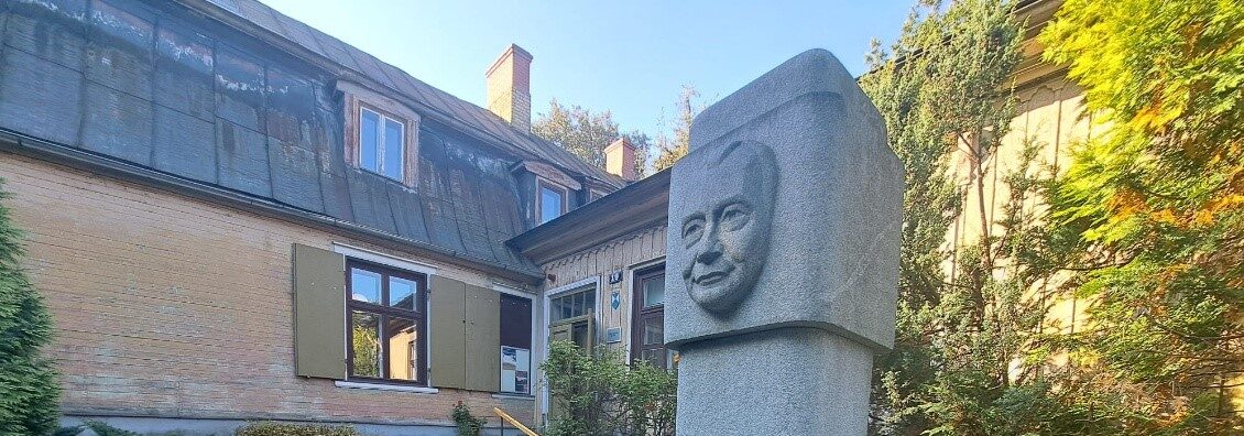 Muzejnodabība “Ojārs Vācietis un Pārdaugava” 8.c klasei Ojāra Vācieša muzejā