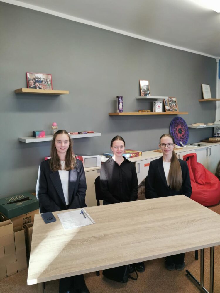 uz Briseli un Eiropas Parlamentu