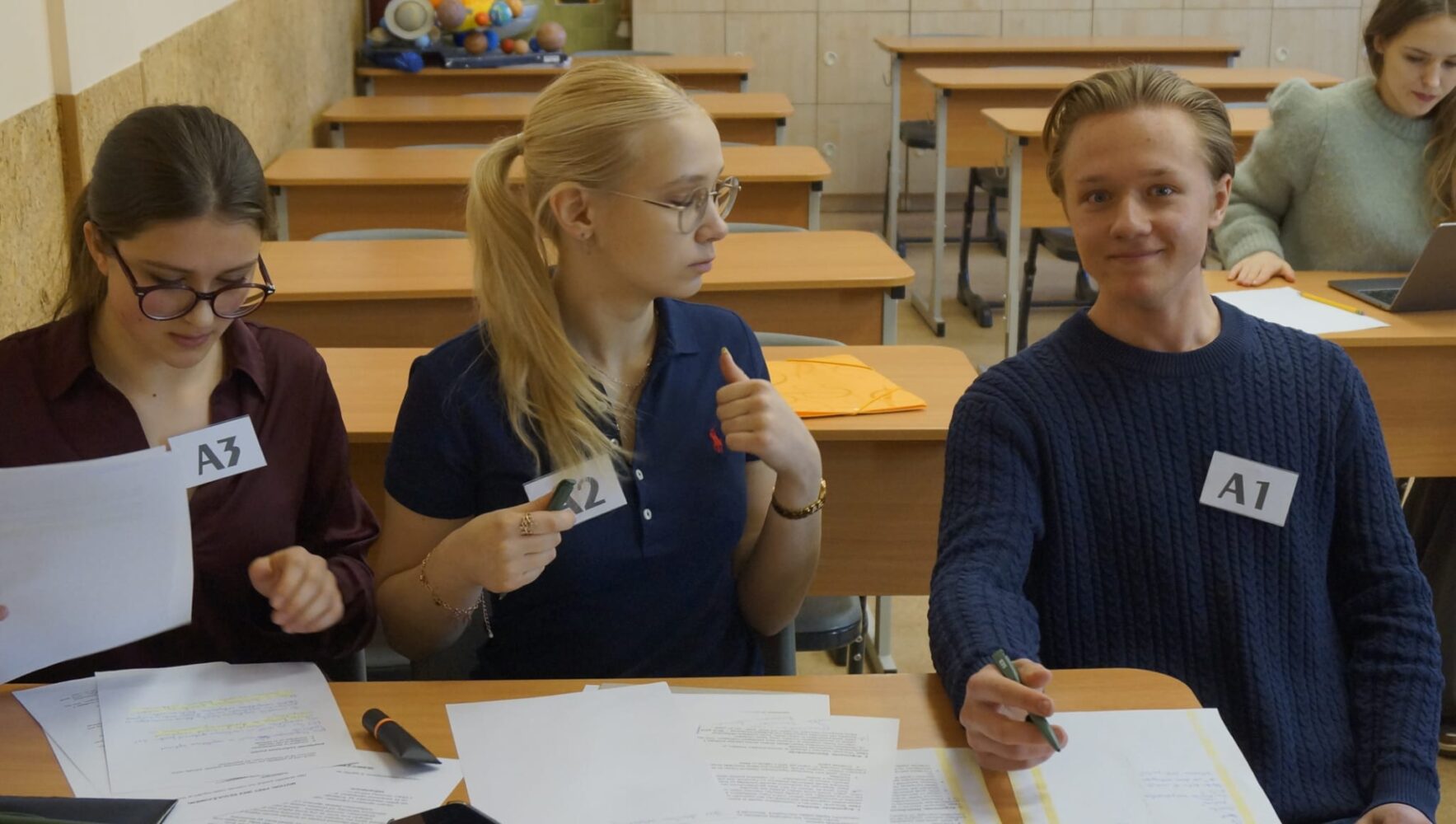 Debatētāju komanda izcīna 1. vietu starptautiskajā debašu turnīrā