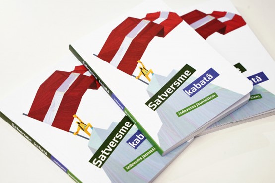 “Satversme kabatā”