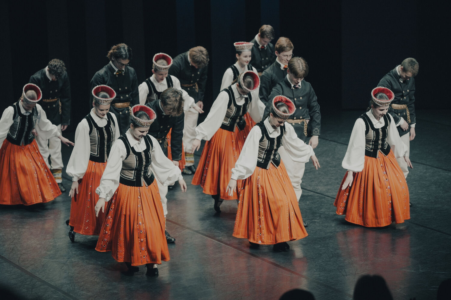 2.maijā Rīgas Āgenskalna Valsts ģimnāzijas Tautas deju kolektīva “Vainags” 10.-12.klašu dejotājiem bija tas gods piedalīties Jāzepa Vītola Latvijas Mūzikas akadēmijas rīkotajā koncertā “Kopā”.